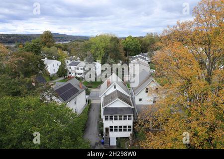 Luftaufnahme eines Stadtblocks in Poughkestie vom Gehweg über die Hudson-Fußgängerbrücke.Poughkestie.New York.USA Stockfoto