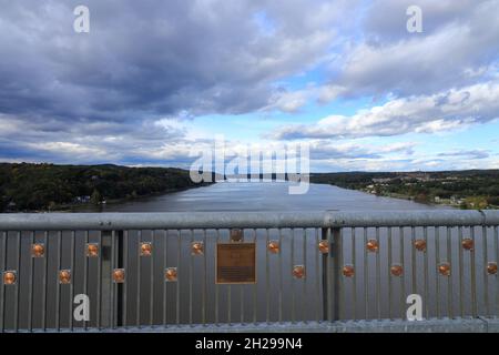 Namensschild des Spenders auf der Fußgängerbrücke über den Hudson River.Poughkepsie.New York.USA Stockfoto