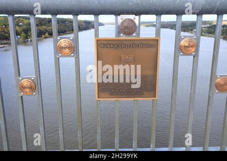 Namensschild des Spenders auf der Fußgängerbrücke über den Hudson River.Poughkepsie.New York.USA Stockfoto