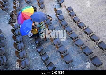 Regenguss bei einem Open-Air-Konzert im Schloss Ort in Gmunden (Oberösterreich, Österreich) - Regen während eines Open-Air-Konzerts im Schloss Ort in Gmunden Stockfoto