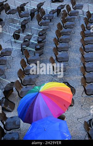 Regenguss bei einem Open-Air-Konzert im Schloss Ort in Gmunden (Oberösterreich, Österreich) - Regen während eines Open-Air-Konzerts im Schloss Ort in Gmunden Stockfoto