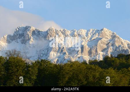 Der Traunstein im Winter mit Schnee, Österreich, Europa - der Traunstein im Winter mit Schnee, Österreich, Europa Stockfoto