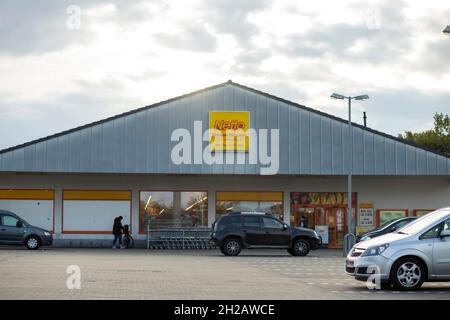 Heimerzheim, NRW, Deutschland, 10 12 2021, MARKE NETTO, Lebensmittelgeschäft Stockfoto