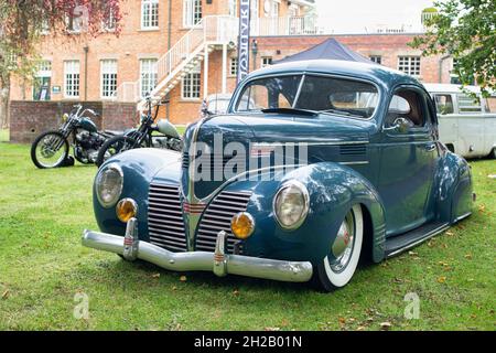 1939 Dodge D11 Coupe Auto am Bicester Heritage Center Herbst sonntag kriechen Veranstaltung. Bicester, Oxfordshire, England Stockfoto