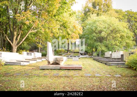 Poznan, Polen - Soldatenfriedhof der polnischen Armee und Gräber in der Zitadelle Poznan. Stockfoto