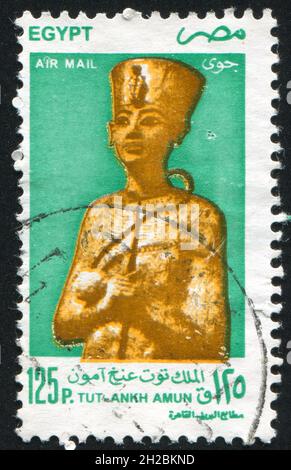 ÄGYPTEN - UM 1993: Briefmarke gedruckt von Ägypten, zeigt König Tutanchamen, um 1993 Stockfoto