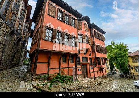 Plovdiv, Bulgarien. Geschichtsmuseum in der Altstadt von Plovdiv. Altes traditionelles bulgarisches Haus Stockfoto