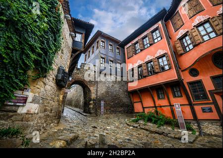 Plovdiv, Bulgarien. Geschichtsmuseum in der Altstadt von Plovdiv. Altes traditionelles bulgarisches Haus Stockfoto