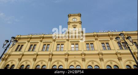 Moskau, Russland - 3. Oktober 2016. Leningradsky Bahnhof in Moskau, Russland. Der Bahnhof wurde zwischen 1844 und 1851 gebaut, ist der älteste von MOSC Stockfoto