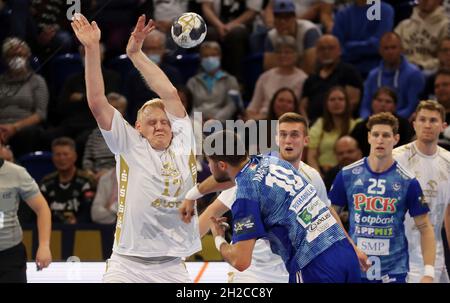 Kiel, Deutschland. 20. Okt 2021. firo: 20.10.2021 Handball Champions League: THW Kiel - Pick Szeged Patrick Wiencek, THW, Block Quelle: dpa/Alamy Live News Stockfoto