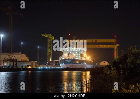 Der Öltanker Dorset Spirit in for Maintenance bei Harland und Wollf Shipyard, Belfast, und die berühmten Samson & Goliath Gantry Cranes Stockfoto