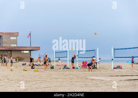 Beachvolleyballplätze am South Mission Beach. San Diego, CA, USA. Stockfoto