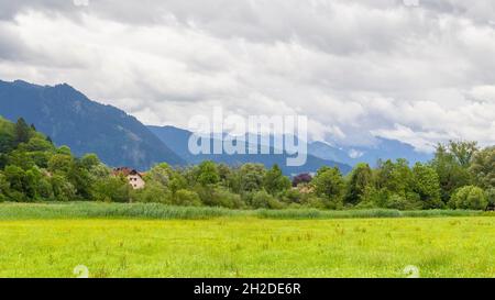 Idyllische Landschaft rund um Immenstadt, einer Stadt im Oberallgäu in Bayern, Deutschland Stockfoto