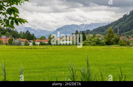 Idyllische Landschaft rund um Immenstadt, einer Stadt im Oberallgäu in Bayern, Deutschland Stockfoto