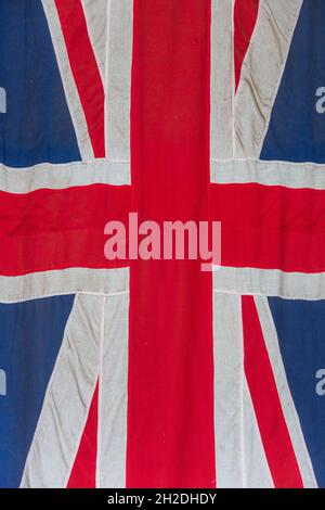 Große Union Jack-Flagge, High Bickington, Devon, England, Vereinigtes Königreich. Stockfoto