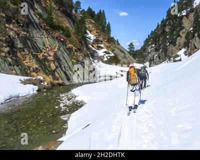 Skibergsportler unterwegs in den Stubaier Alpen Stockfoto