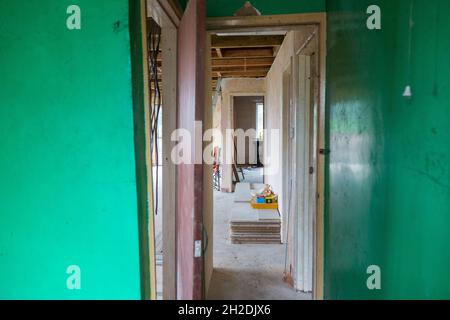 Farm Cottage wird renoviert, High Bickington, Devon, England, Vereinigtes Königreich. Stockfoto