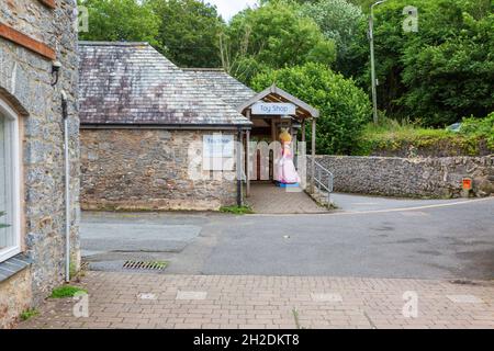 Spielzeugladen bei Dartington Cider Press, Devon, England, Vereinigtes Königreich. Stockfoto