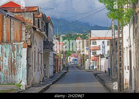 Verlassene Straße in der Stadt Saint-Pierre, erste permanente französische Kolonie auf der Insel Martinique in der Karibik Stockfoto