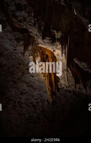 An Der Decke Des Carlsbad Caverns National Park Hängen Drapierige Formationen Stockfoto