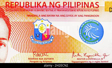 20 Piso-Banknote, Bank of Philippines, Kleinbild-Bilfragment zeigt Wappen, Bankemblem, Unterschriften R. Duterte und N. Espenilla, ausgestellt 2010 Stockfoto