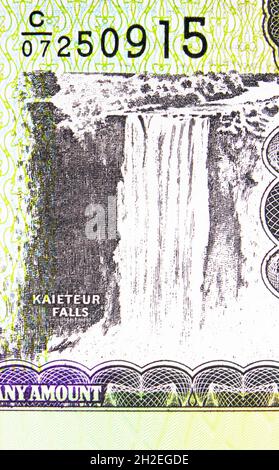 20 Dollar Banknote, Bank of Guyana, Closeup Bill Fragment zeigt Kaieteur Falls auf dem Potaro River in Zentral-Guyana, ausgestellt 2010 Stockfoto