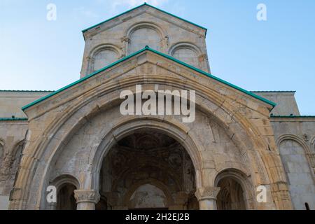 Der Haupteingang zum bagrat-Tempel in Kutaisi Stockfoto