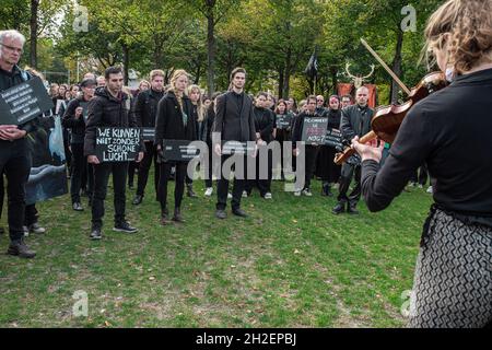 Malieveld. Lange Vijverberg. Repräsentantenhaus. Hofvijver. Donnerstag, 14. Oktober 2021. Am vierten Tag der Klimaaktivitäten, Extinction Reb Stockfoto