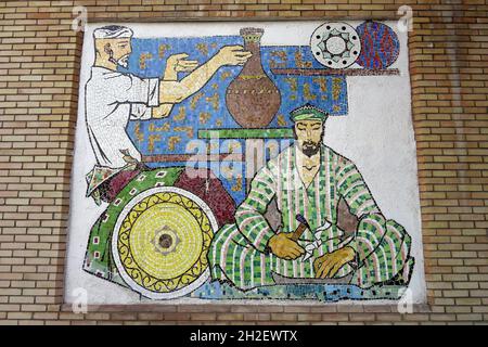 Mosaik, Staatliches Museum für angewandte Kunst Usbekistans, Oʻzbekiston Respublikasi Amaliy Sanʼati Muzeyi, Taschkent, Usbekistan, Zentralasien Stockfoto