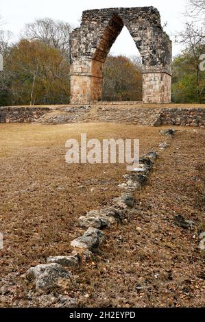 Der Arch oder El Arco, Tor zu den Maya-Ruinen von Kabah, Puuc Route, Yucatan, Mexiko Stockfoto
