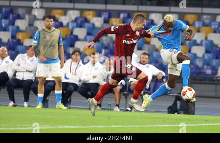 Neapel, Kampanien, Italien. Oktober 2021. Während des Europa League Football Spiels SSC Napoli gegen FC Legia Varsavia am 21. Oktober 2021 im Diego Armando Maradona Stadion in Neapel.in Bild: Victor Osimhen (Bildquelle: © Fabio Sasso/ZUMA Press Wire) Stockfoto