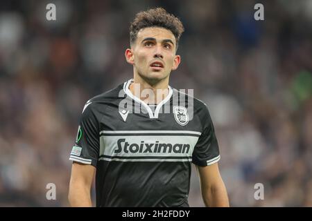 Kopenhagen, Dänemark. Oktober 2021. Giannis Michailidis vom PAOK FC gesehen während des UEFA Europa Conference League Spiels zwischen dem FC Kopenhagen und dem PAOK FC im Park in Kopenhagen. (Foto: Gonzales Photo/Alamy Live News Stockfoto