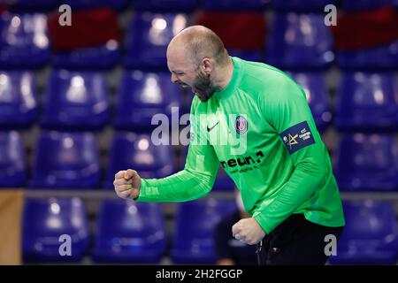 Barcelona, Spanien. Oktober 2021. Vincent Gerard vom PSG Handball während des EHF Champions League-Spiels zwischen dem FC Barcelona und dem PSG Handball im Palau Blaugrana in Barcelona. (Bild: © David Ramirez/DAX via ZUMA Press Wire) Stockfoto