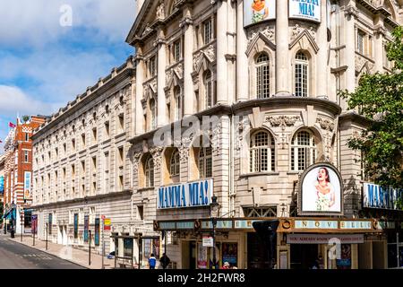 Das Äußere des Novello Theatre zeigt Mamma Mia, Aldwych, London, Großbritannien. Stockfoto