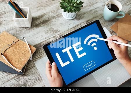 LTE, 4G, 5G Schnelle drahtlose Internetverbindung, Telekommunikations- und Technologiekonzept. Stockfoto