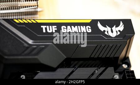 Teilbild der Nvidia GeForce GTX Tuf Gaming b450 plus Hauptplatine. Hardware-Technologie für elektronische Computer. Russland, 17.08.2021 Stockfoto
