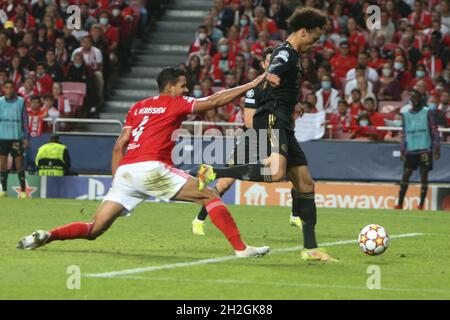 Lissabon, Portugal. 20. Oktober 2021, Leroy Sané von Bayern München während des UEFA Champions League, Gruppe E Fußballspiels zwischen SL Benfica und Bayern München am 20. Oktober 2021 im Estadio da Luz in Lissabon, Portugal. Foto von Laurent Lairys/ABACAPRESS.COM Stockfoto