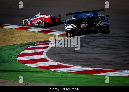Portimao, Portugal, 21/10/2021, 66 Fannin Jody (gbr), Shaun Fung Wei Thong (hkg), Sales Rodrigo (usa), JMW Motorsport, Ferrari F488 GTE Evo, Action-Strecke, Piste, Action während der 2021 4 Stunden von Portimao, 5. Lauf der 2021 European Le Mans Series, vom 21. Bis 24. Oktober, 2021 auf dem Algarve International Circuit, in Portimao, Portugal - Foto: Paulo Maria/DPPI/LiveMedia Stockfoto