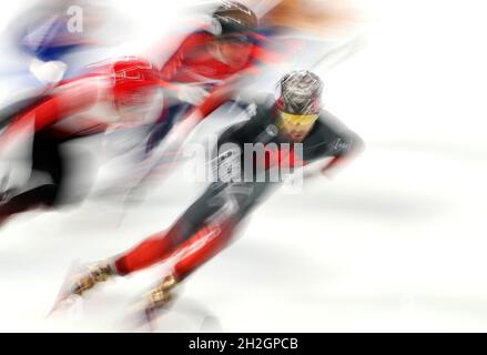 Peking, China. Oktober 2021. Charles Hamelin aus Kanada tritt beim 1000-m-Vorkampf der Männer beim ISU World Cup Short Track 2021/2022 in Peking, der Hauptstadt Chinas, am 22. Oktober 2021 an. Quelle: Cao Can/Xinhua/Alamy Live News Stockfoto