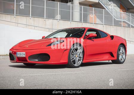 MONTMELO, SPANIEN - 9. OKTOBER 2021: 2004 Ferrari F430 (Typ F131) Stockfoto