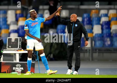 NEAPEL, ITALIEN - 21. OKTOBER: Victor Osimhen vom SSC Napoli feiert während des UEFA Europa League-Spiel der Gruppe C zwischen SSC Napoli und Legia Warszawa am 21. Oktober 2021 in Neapel, Italien, ein Tor. (Foto nach MB-Medien) Stockfoto