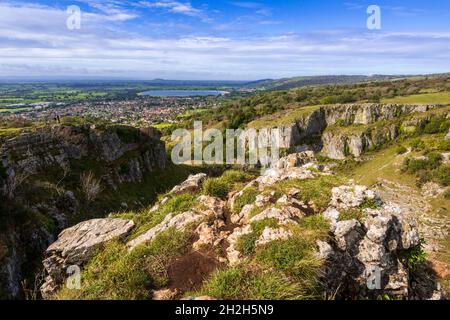 Herrliche Aussicht von der Spitze der Cheddar Gorge in Somerset im Südwesten Englands Stockfoto