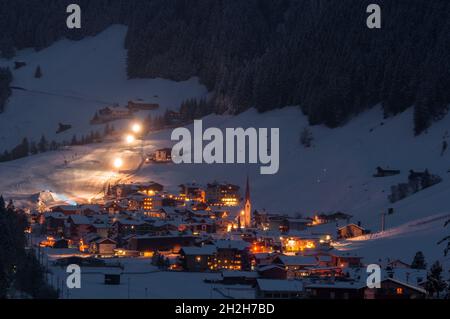 Ein Abend im österreichischen Dorf Vorderlanersbach bei Mayrhofen Stockfoto