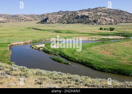 Der Mormon Trail & Oregon Trail überquerte den Sweetwater River viele Male im Zentrum von Wyoming. Stockfoto