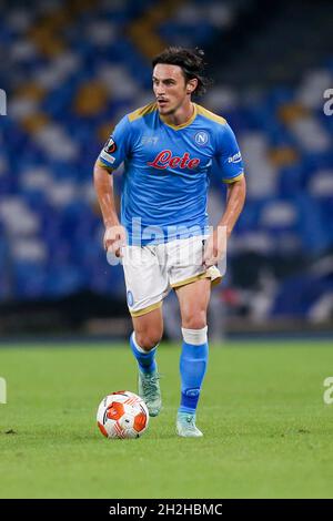 SSC Napoli's mazedonischer Mittelfeldspieler Eljif Elmas beim europa League Spiel SSC Napoli - Legia Warsaw, im Diego Armando Maradona Stadion, Süditalien, am 21. Oktober 2021. Stockfoto