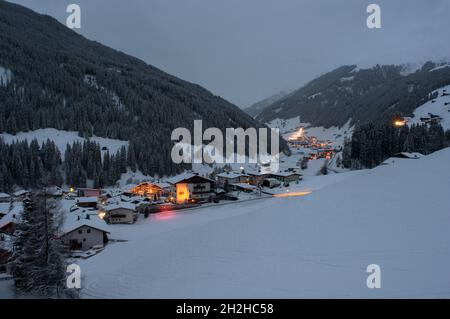 Ein Abend im österreichischen Dorf Vorderlanersbach bei Mayrhofen Stockfoto