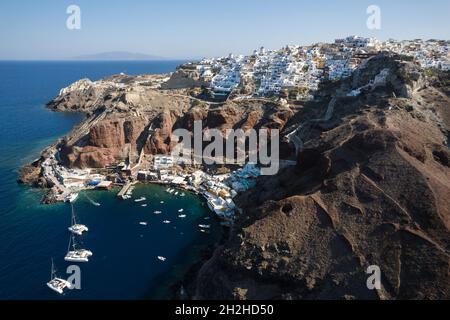 Luftaufnahme von Oia, Santorini, Griechenland. Reiseziel aus Europa Stockfoto