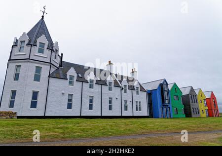 Das Inn at John o'Groats Hotel an der North Coast 500 Touristenroute im Norden Schottlands, Großbritannien - 18. Juli 2021 Stockfoto