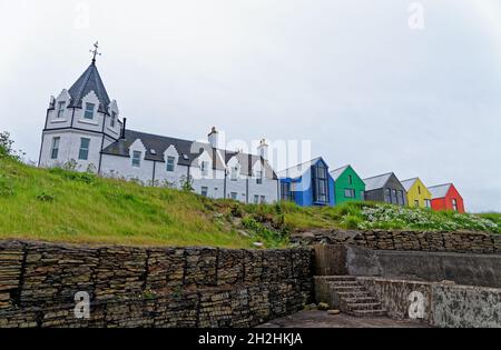 Das Inn at John o'Groats Hotel an der North Coast 500 Touristenroute im Norden Schottlands, Großbritannien - 18. Juli 2021 Stockfoto