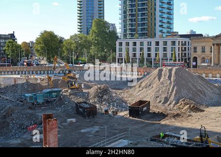 Oktober 2021. Der Standort des Elephant and Castle Shopping Center - Abriss kurz vor der Fertigstellung vor dem Bau neuer Geschäfte und Wohnungen Stockfoto